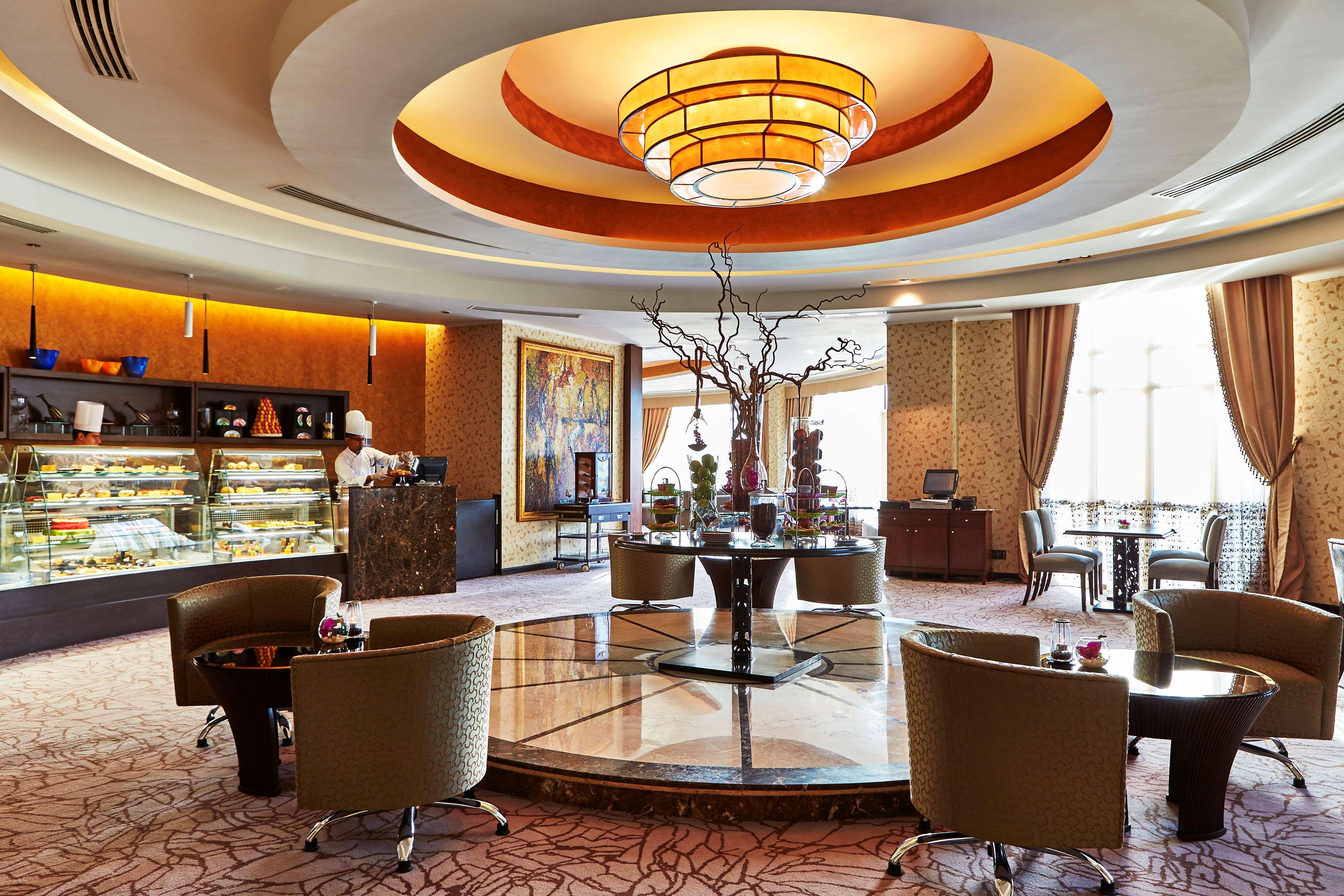 Royal Maxim Palace Kempinski Каир Экстерьер фото The lobby lounge