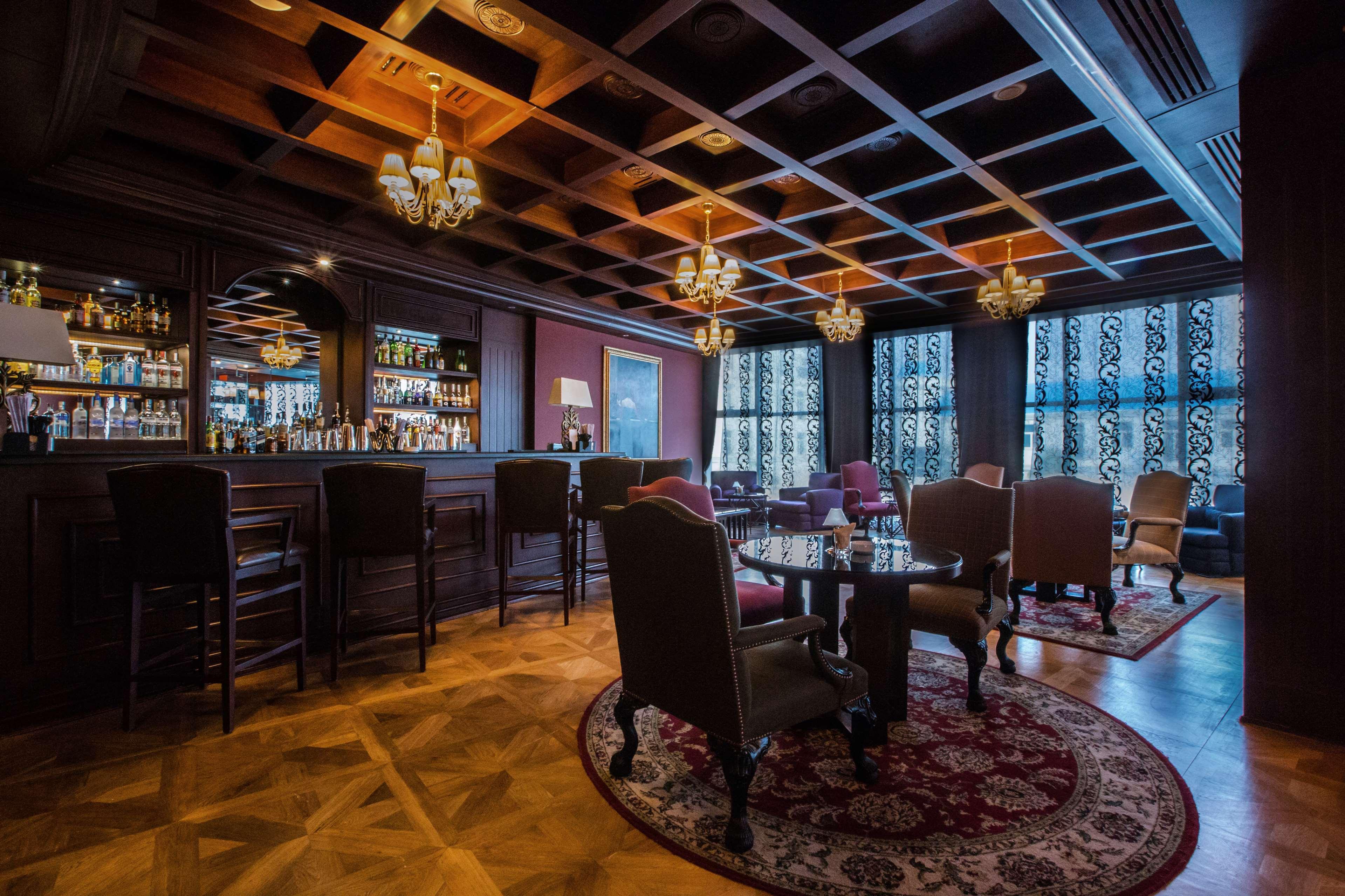 Royal Maxim Palace Kempinski Каир Экстерьер фото The Bar