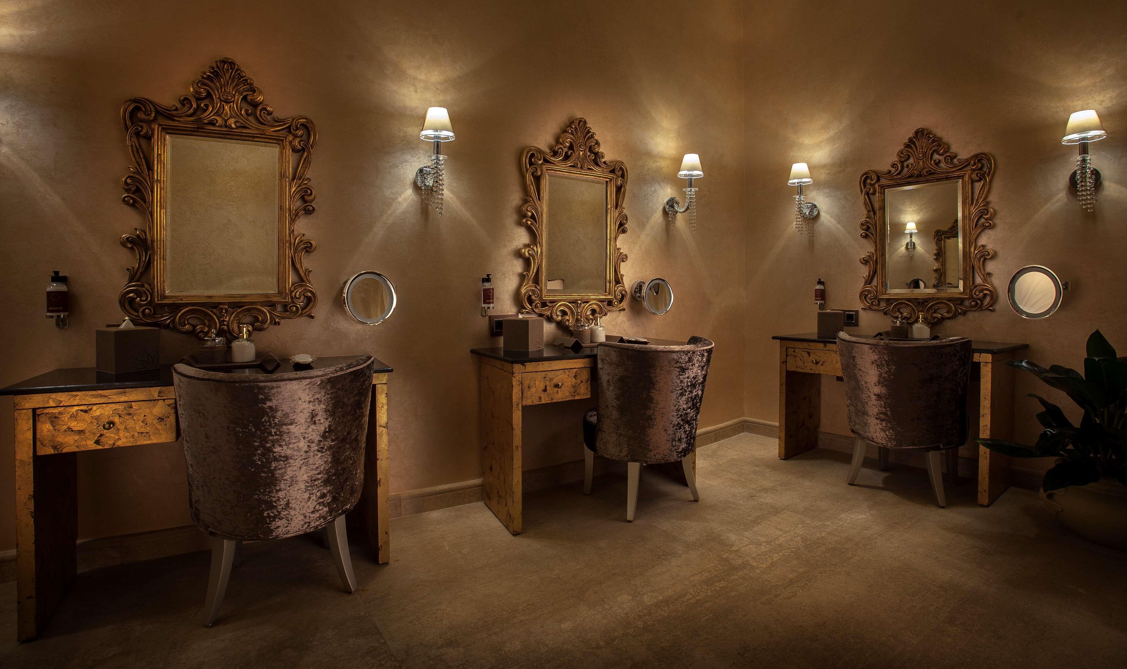 Royal Maxim Palace Kempinski Каир Экстерьер фото The dressing room at the National Theatre, London